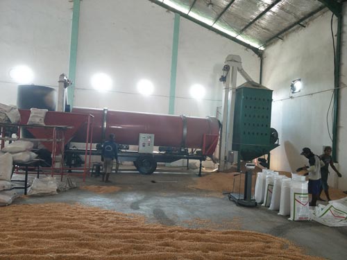 移（yí）動式糧食烘幹機